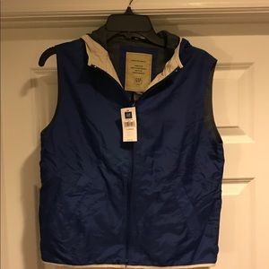 NWT Boys Gap nylon blue vest with hood. Size L